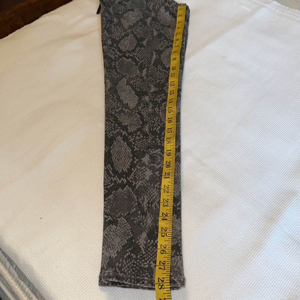Wit & Wisdom Absolution Snakeskin Print Skinny Jeans Size 0 - Picture 12 of 14
